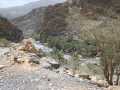 Smuk Wadi fyldt med vand i Oman